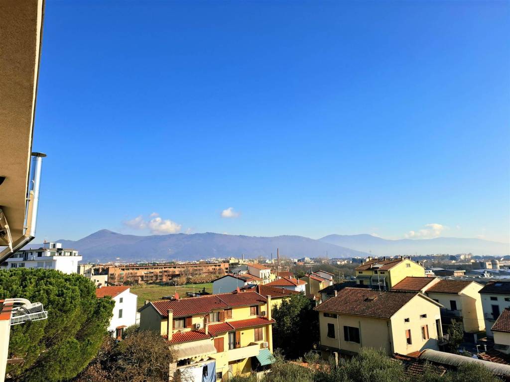 appartamento in vendita a Prato in zona Cafaggio