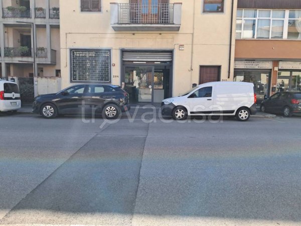 negozio in vendita a Prato