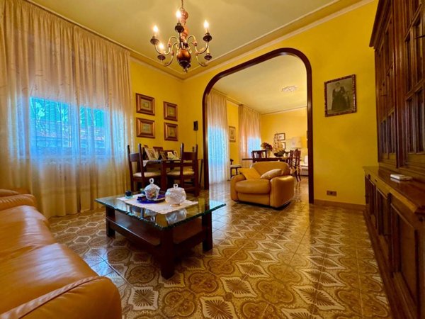 casa indipendente in vendita a Prato in zona Viaccia