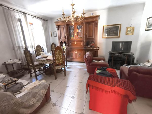 casa indipendente in vendita a Prato in zona Grignano