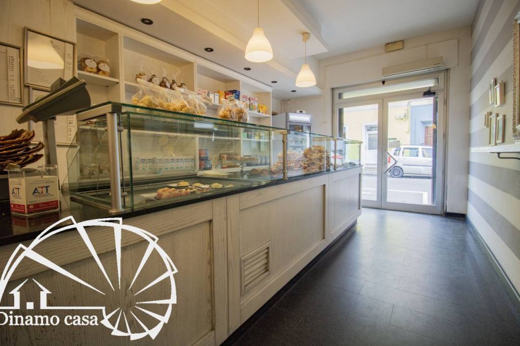 negozio in vendita a Prato in zona I Ciliani