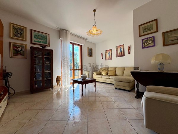 appartamento in vendita a Prato in zona Paperino