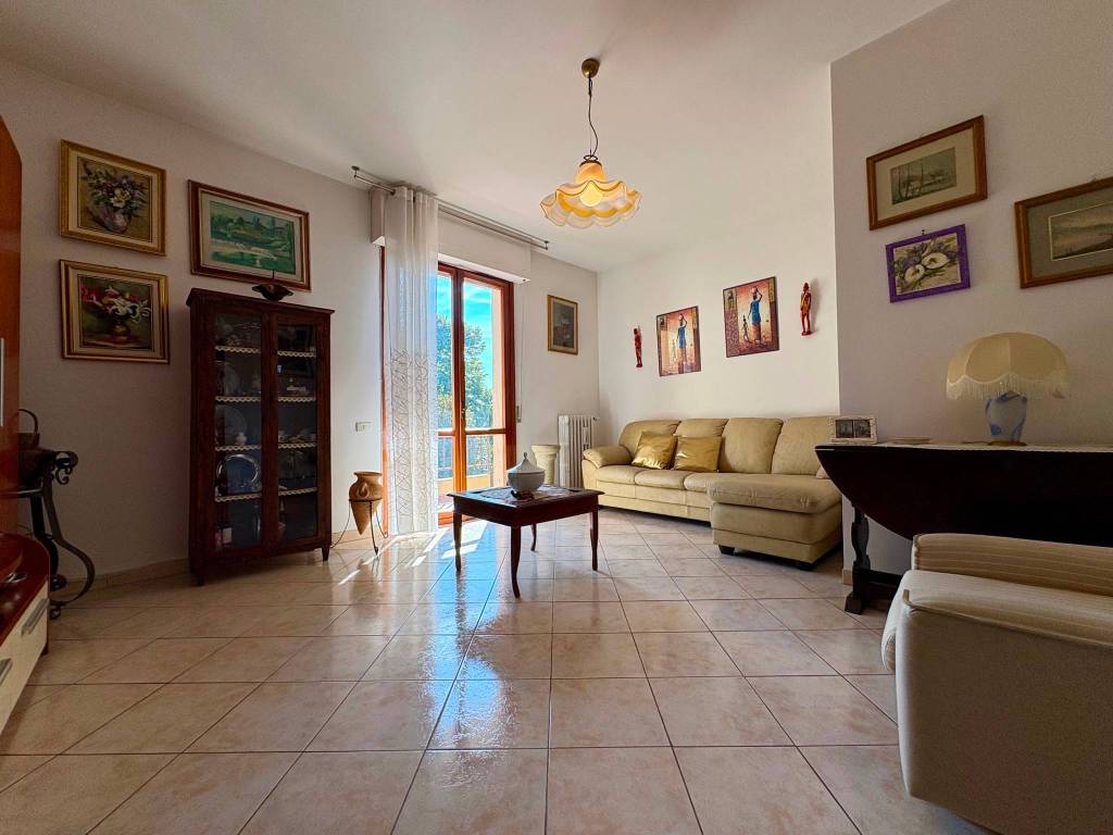 appartamento in vendita a Prato in zona Tavola