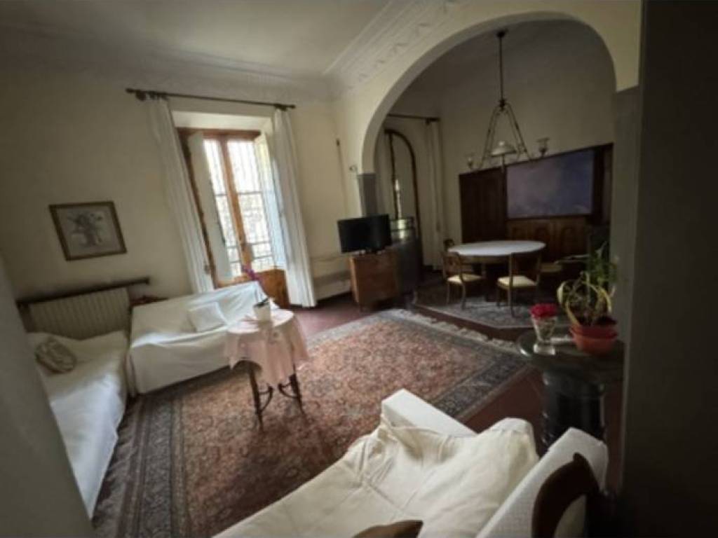 casa indipendente in vendita a Prato in zona Carteano