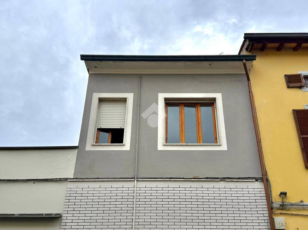 casa indipendente in vendita a Prato in zona Galciana