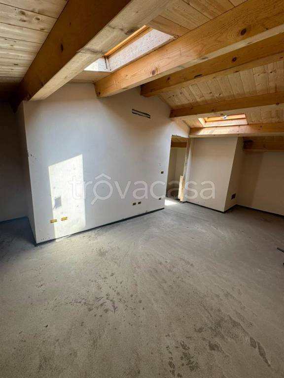 casa indipendente in vendita a Prato in zona Vergaio