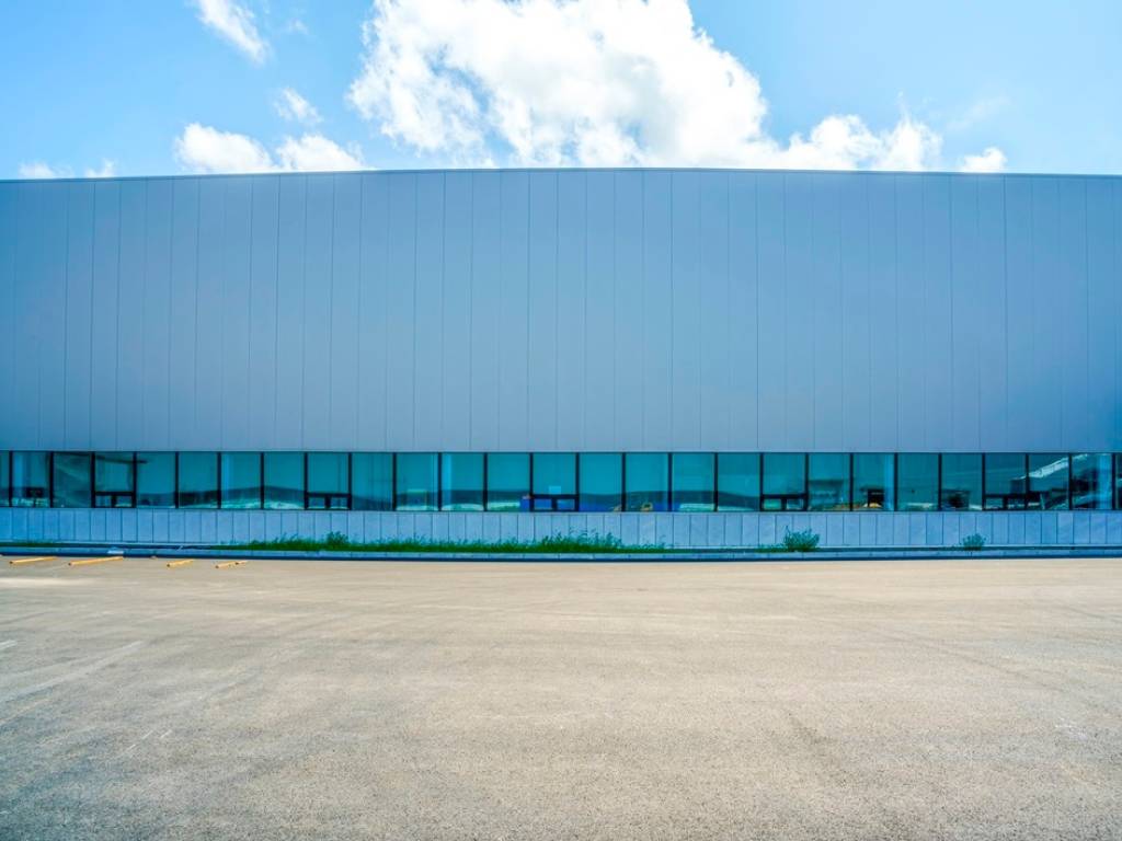 locale commerciale in vendita a Prato