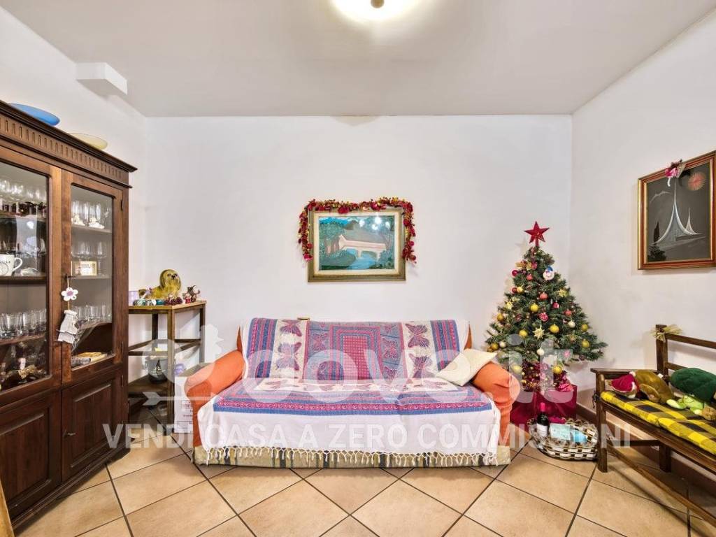 casa indipendente in vendita a Prato