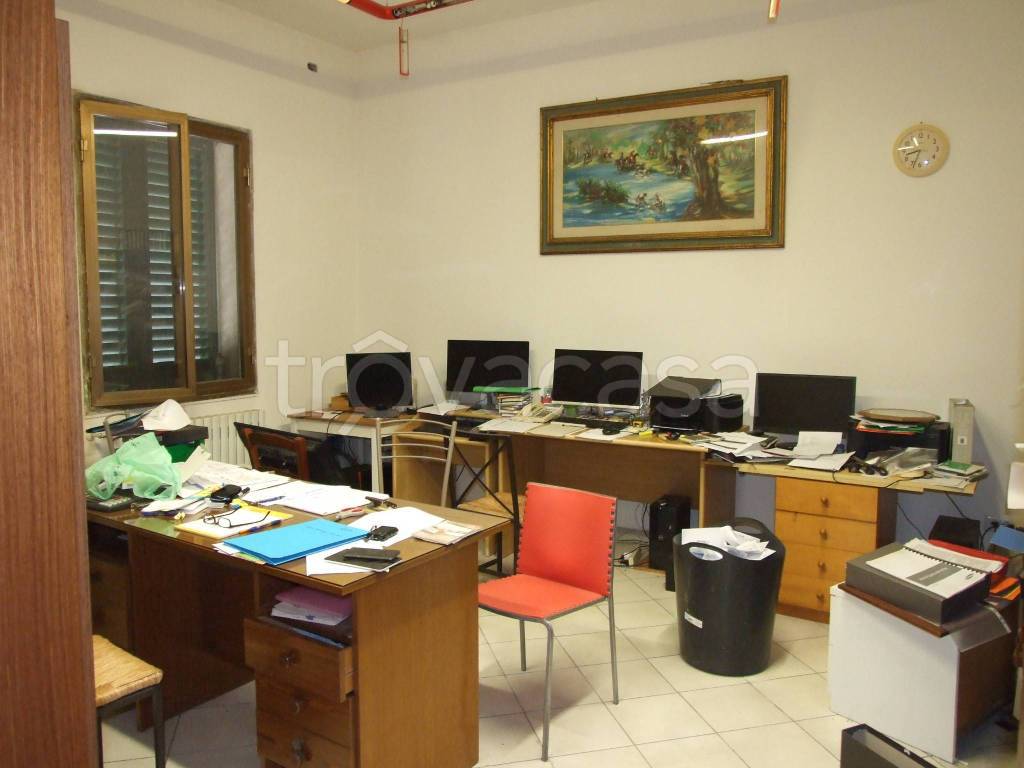 appartamento in vendita a Prato in zona Paperino