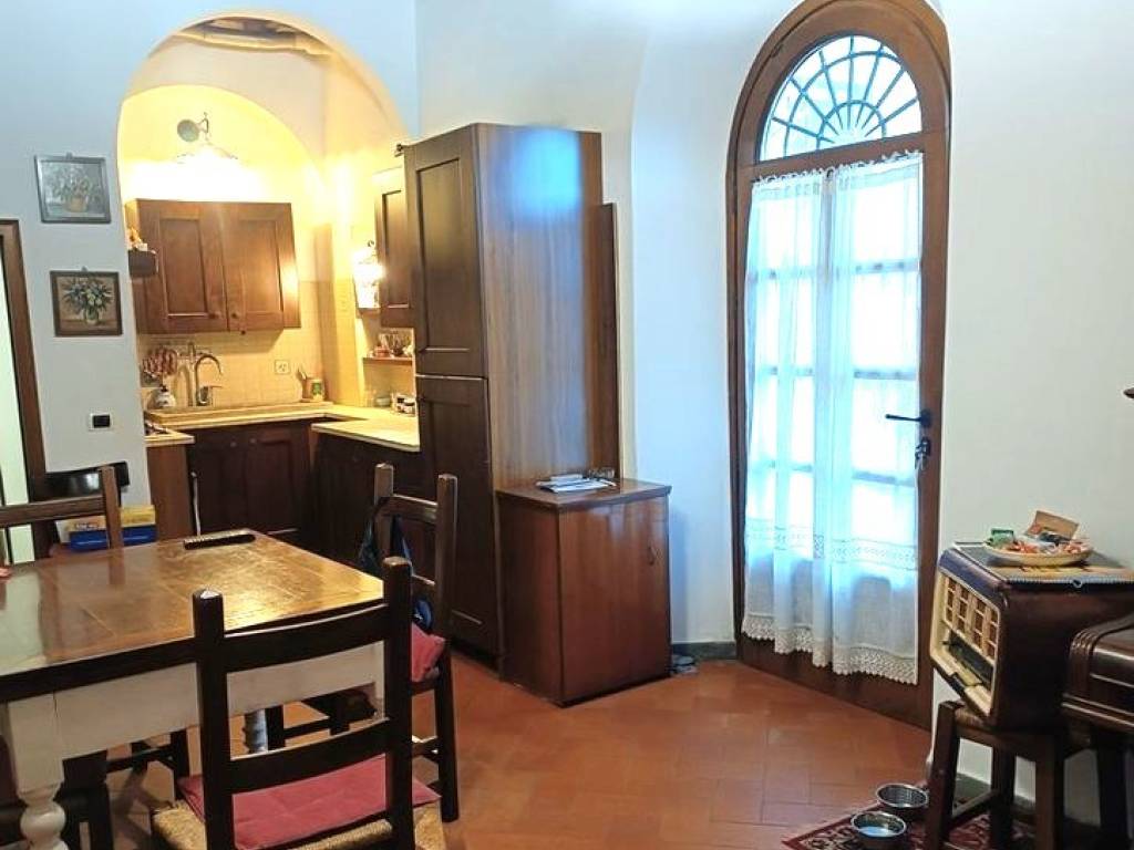 appartamento in vendita a Prato in zona Castelnuovo