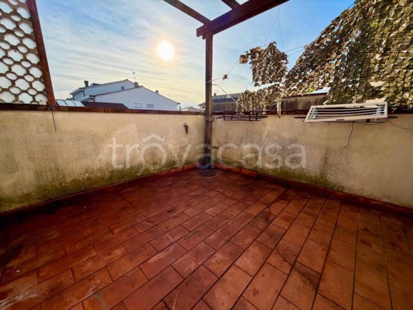 appartamento in vendita a Prato in zona Tavola