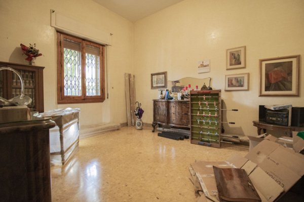 casa indipendente in vendita a Prato