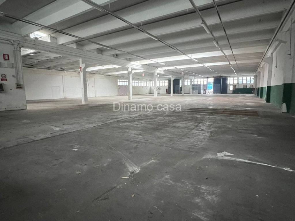 locale commerciale in affitto a Prato