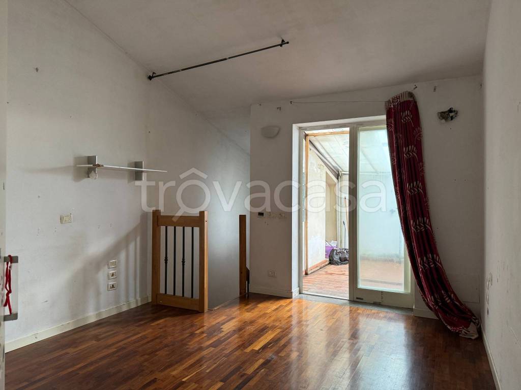 appartamento in vendita a Prato in zona Tavola