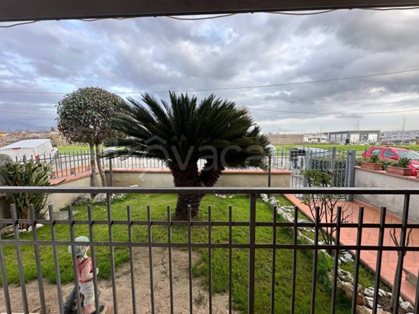 casa indipendente in vendita a Prato in zona Iolo