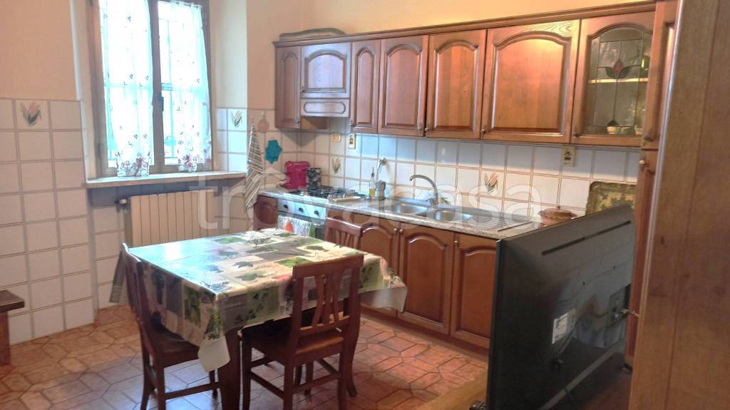 casa indipendente in vendita a Prato in zona Sant'Ippolito