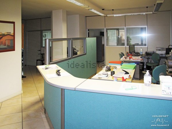 ufficio in vendita a Prato in zona Fontanelle