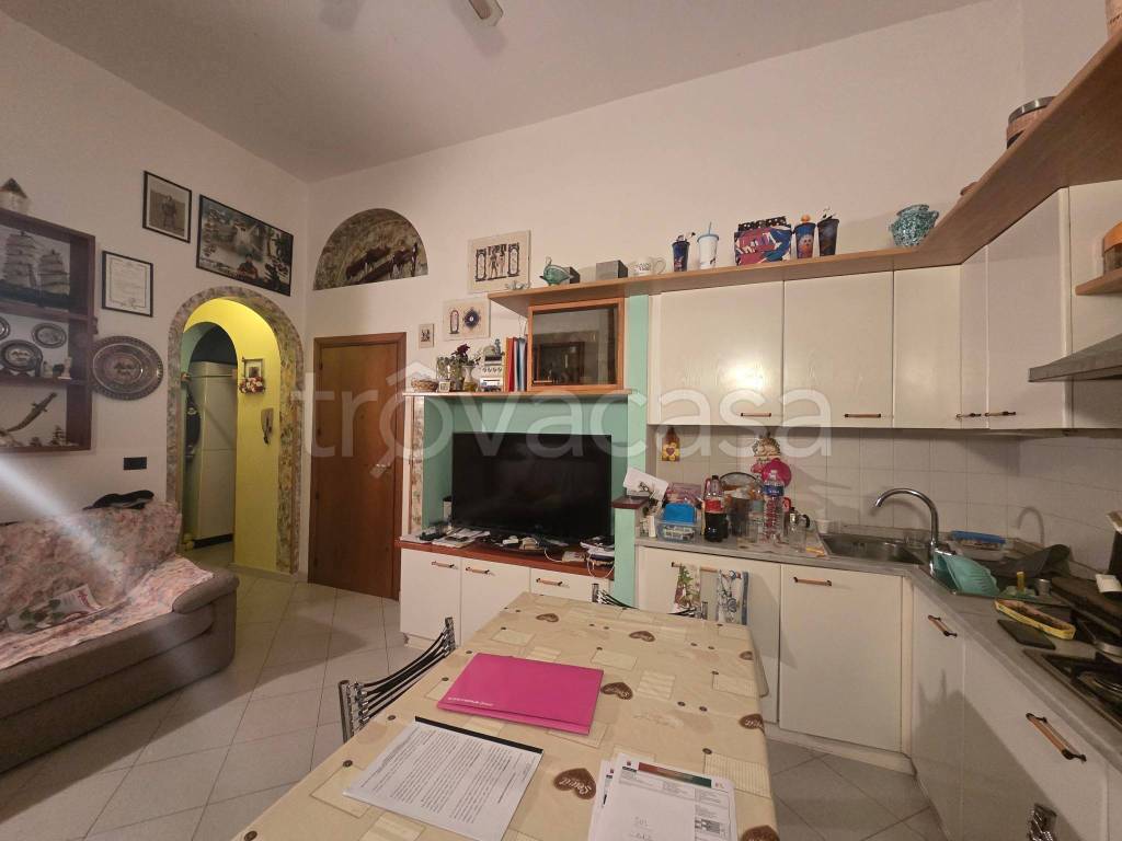 casa indipendente in vendita a Prato