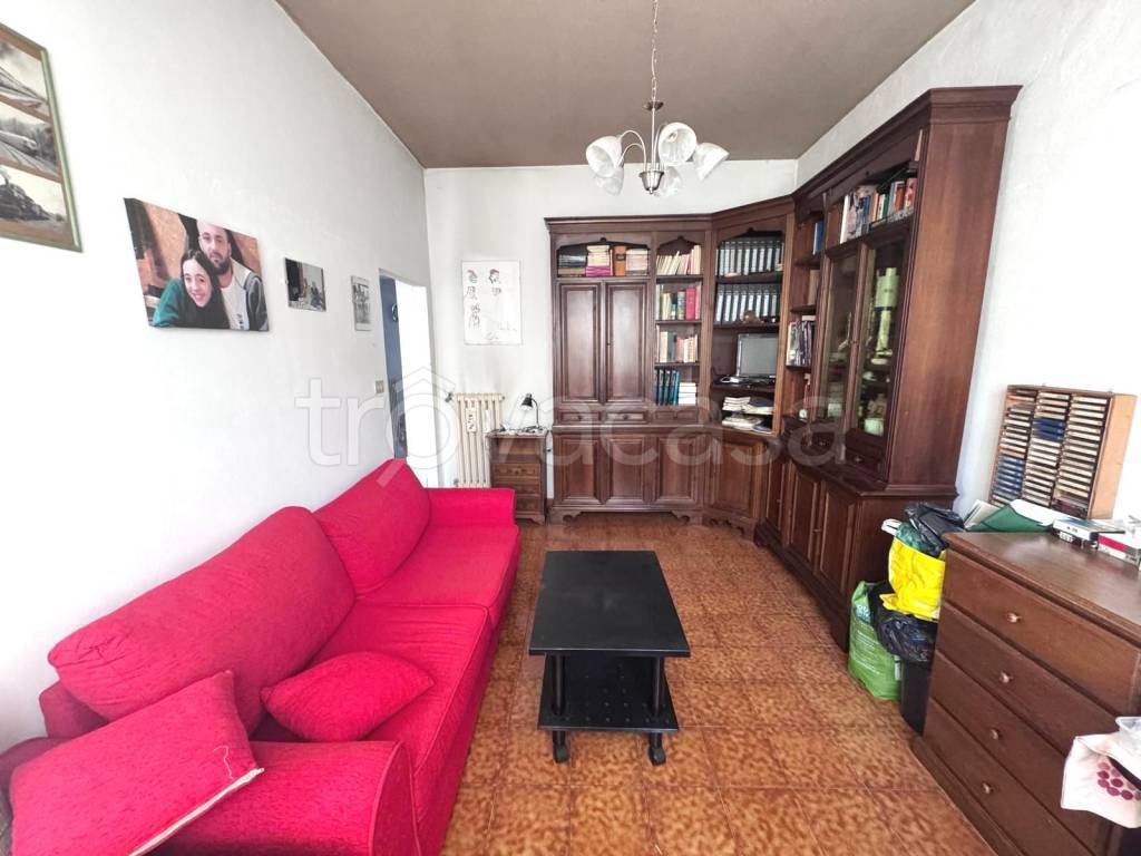 casa indipendente in vendita a Prato in zona Casale