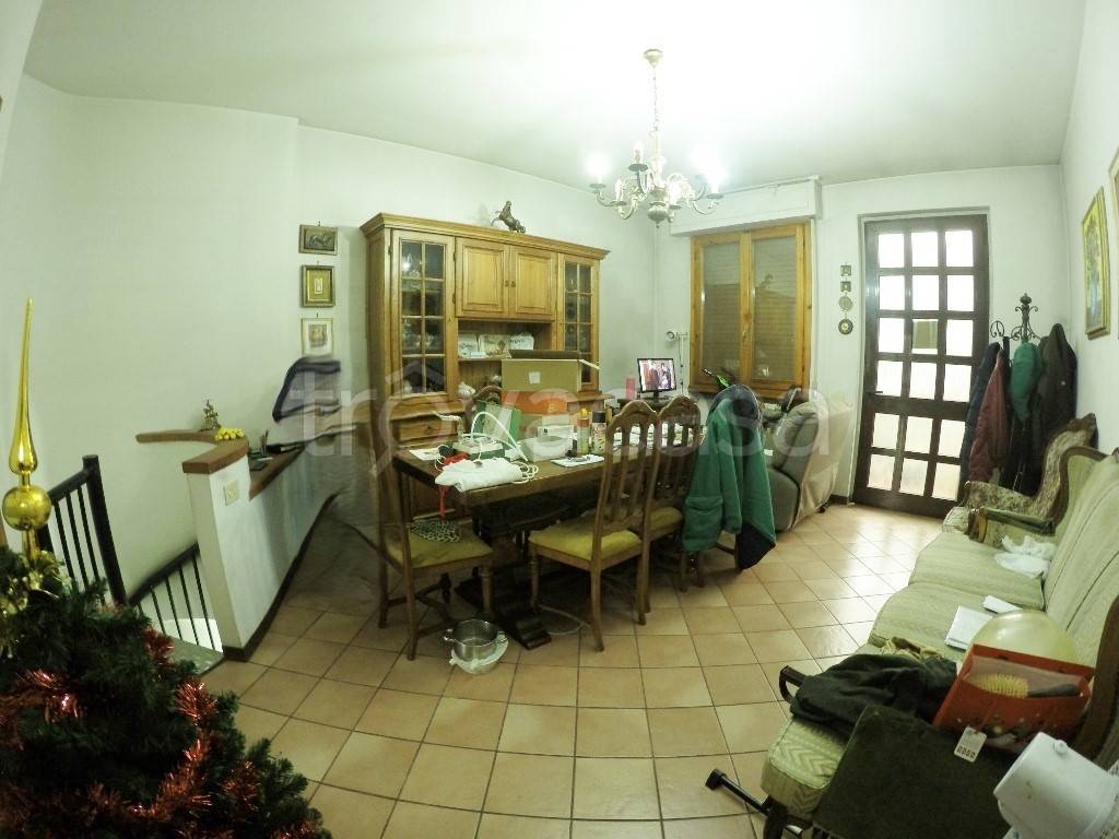 appartamento in vendita a Prato in zona Santa Maria