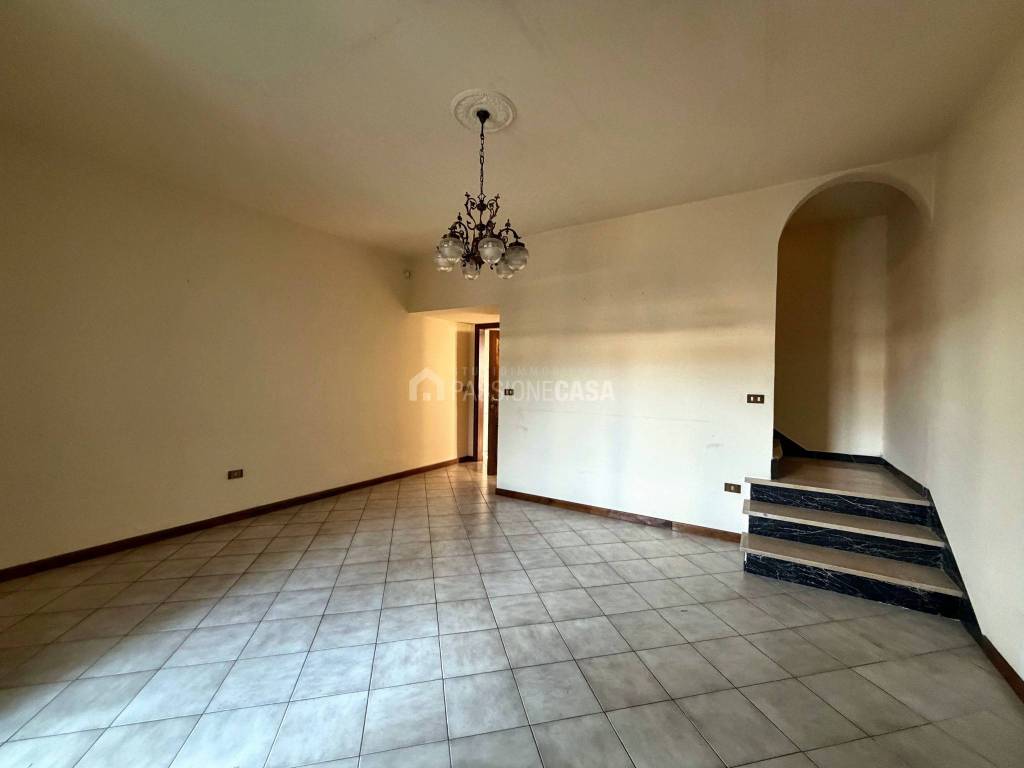 casa indipendente in vendita a Prato in zona Tavola