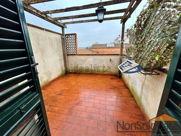 appartamento in vendita a Prato in zona Tavola