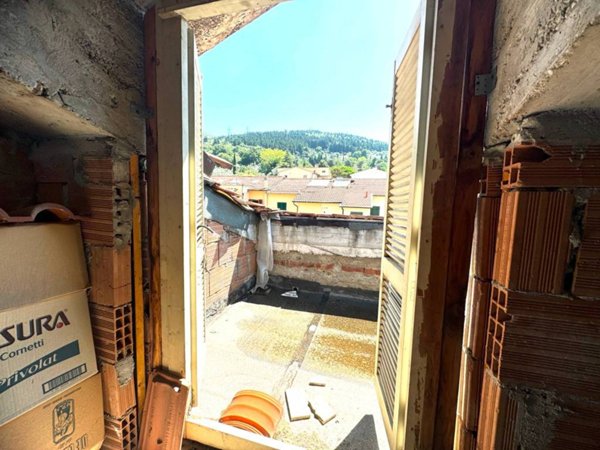 casa indipendente in vendita a Prato in zona Carteano