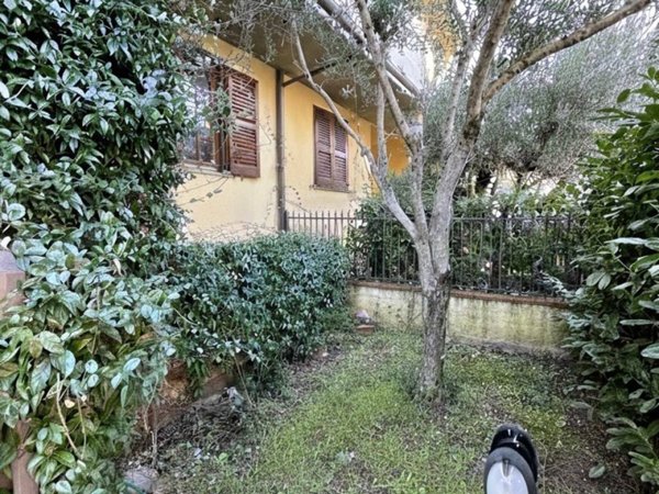 casa indipendente in vendita a Prato in zona Grignano