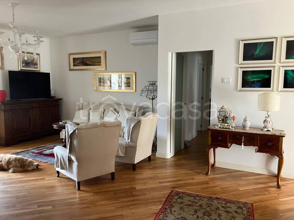 appartamento in vendita a Prato in zona Casale