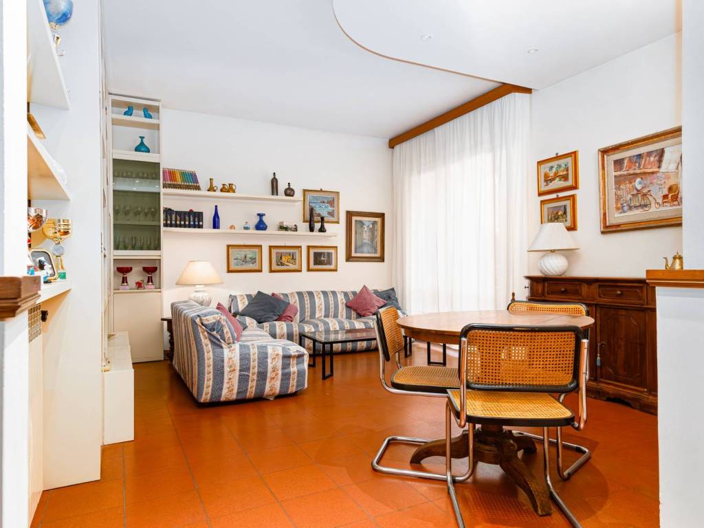 appartamento in vendita a Prato in zona Santa Lucia