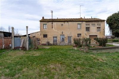 casa indipendente in vendita a Prato in zona Casale
