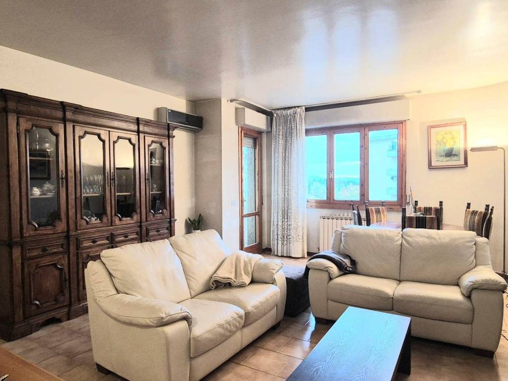 appartamento in vendita a Prato in zona Le Badie