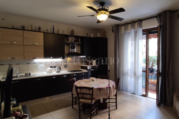 casa indipendente in vendita a Prato