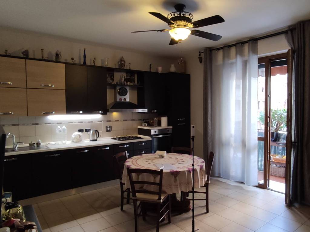 casa indipendente in vendita a Prato