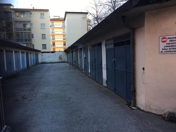 casa indipendente in vendita a Prato