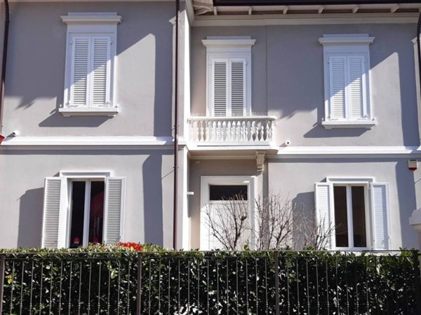 casa indipendente in vendita a Prato