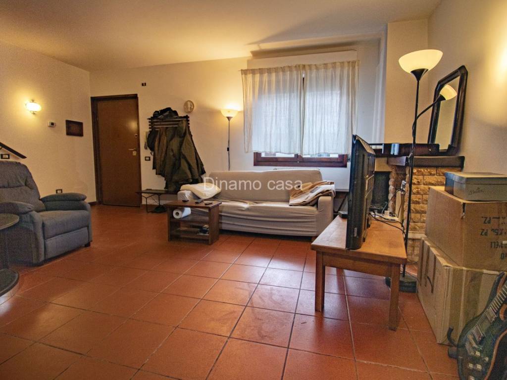 appartamento in vendita a Prato in zona Iolo