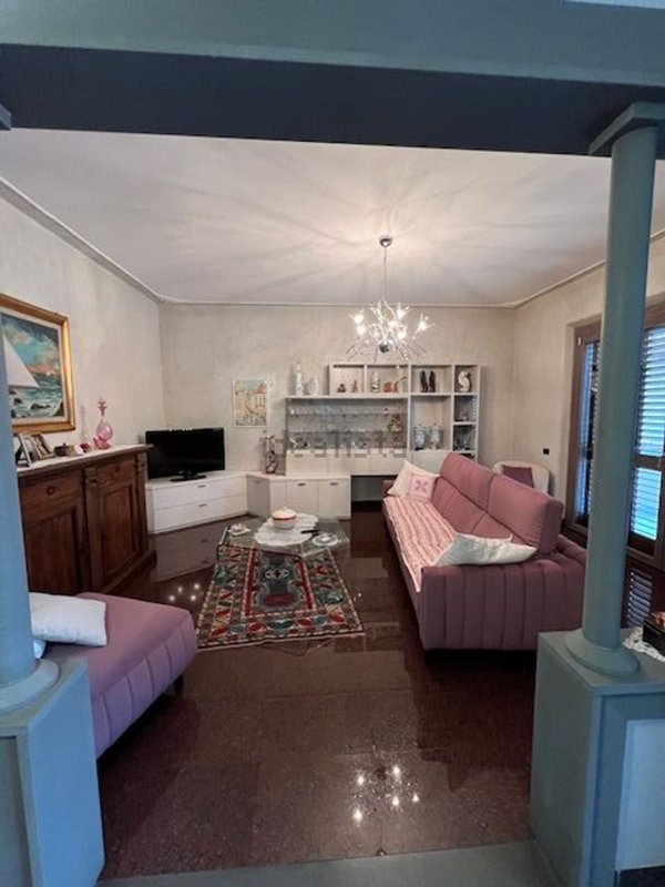 casa indipendente in vendita a Prato