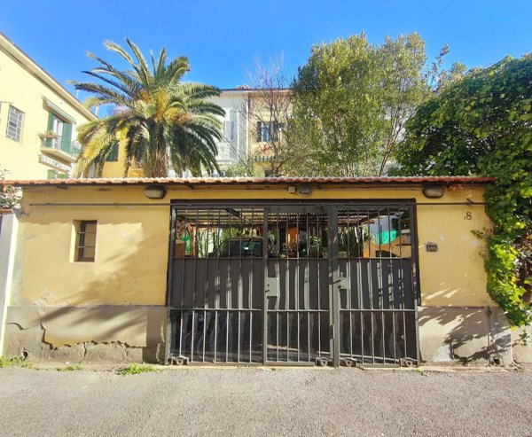 casa indipendente in vendita a Prato