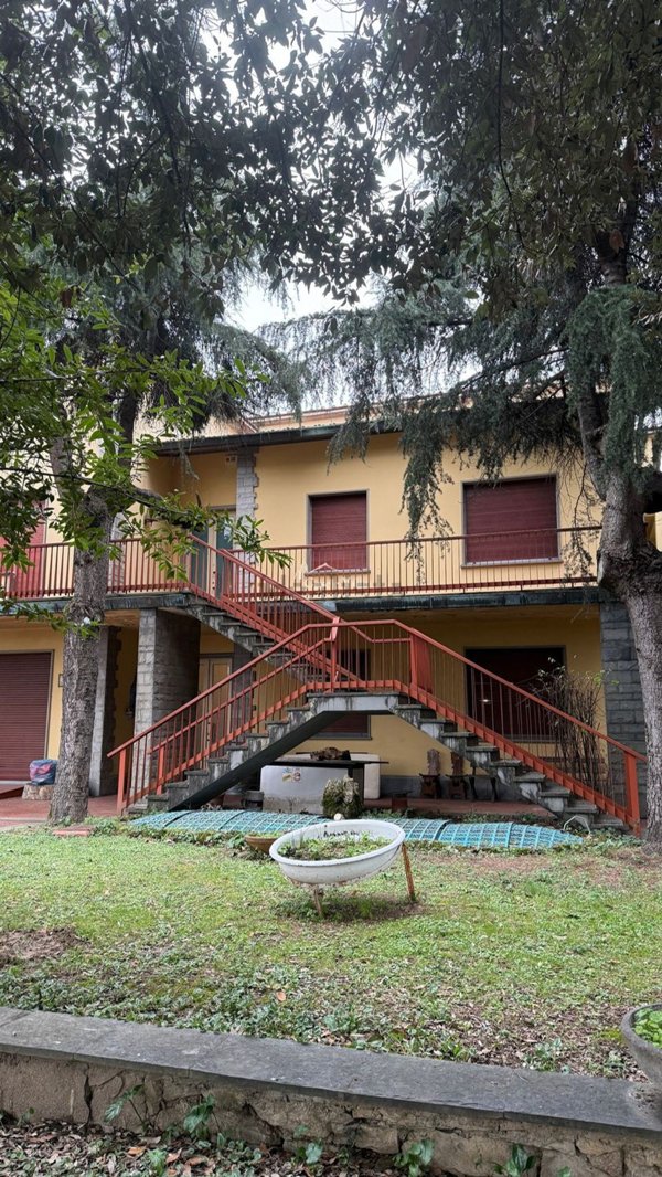 casa indipendente in vendita a Prato in zona Galciana