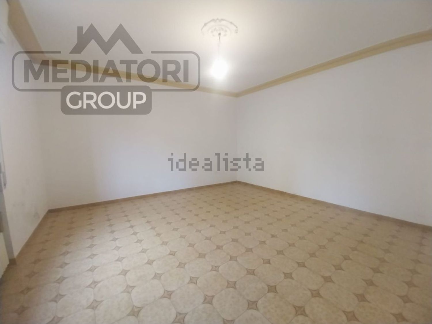 casa indipendente in vendita a Prato in zona Paperino