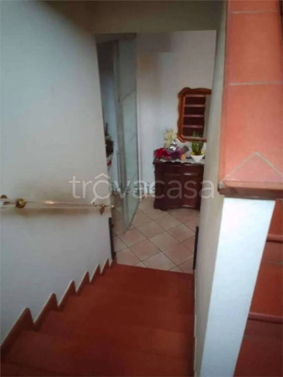 casa indipendente in vendita a Prato in zona Iolo