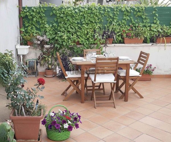 casa indipendente in vendita a Prato in zona Iolo