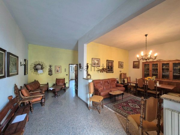 casa indipendente in vendita a Prato in zona Tavola