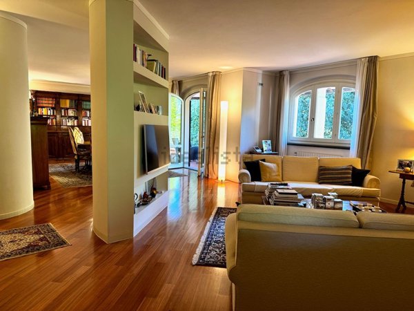 casa indipendente in vendita a Prato