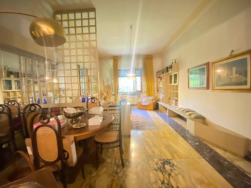 casa indipendente in vendita a Prato in zona Cafaggio