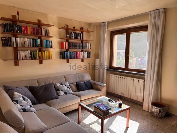 casa indipendente in vendita a Prato in zona Viaccia