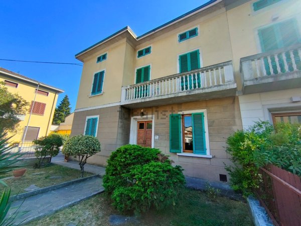 casa indipendente in vendita a Prato in zona Narnali
