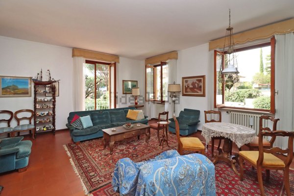 casa indipendente in vendita a Prato