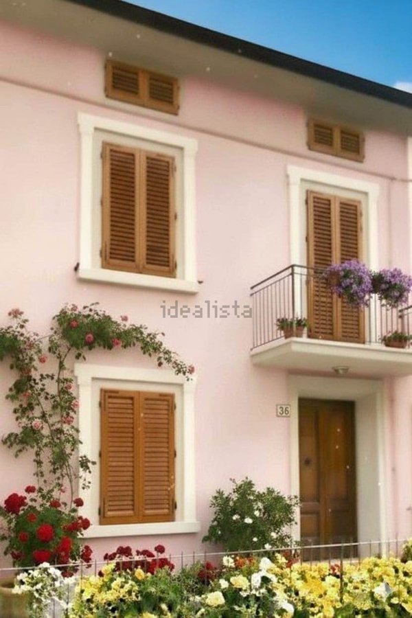casa indipendente in vendita a Prato in zona Fontanelle